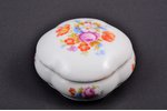 case, Floral motif, porcelain, M.S. Kuznetsov manufactory, Riga (Latvia), 1937-1940, 6.7 x 6.7 cm, s...