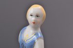 statuete, Staigājoša meitene, porcelāns, Rīga (Latvija), PSRS, Rīgas porcelāna rūpnīca, modeļa autor...