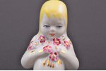 statuete, Meitene ar ziediem, porcelāns, Rīga (Latvija), PSRS, Rīgas porcelāna rūpnīca, modeļa autor...