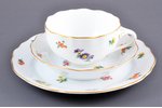 tējas trio, porcelāns, Hutschenreuther, Vācija, 20gs. 60-70tie gadi, h (tasīte) 5.5 cm, Ø (apakštasī...