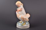 statuete, Meitene ar vistu ("Saulespuķe"), porcelāns, Rīga (Latvija), PSRS, Rīgas porcelāna rūpnīca,...