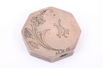 пудреница, серебро, 875 проба, 26.07 г, штихельная резьба, 4.8 x 4.9 x 0.9 см, 20-е годы 20го века,...