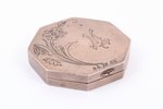 пудреница, серебро, 875 проба, 26.07 г, штихельная резьба, 4.8 x 4.9 x 0.9 см, 20-е годы 20го века,...